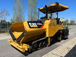 CATERPILLAR AP-655D ASPHALT PAVER GNN OPERATION AND MAINTENANCE MANUAL 