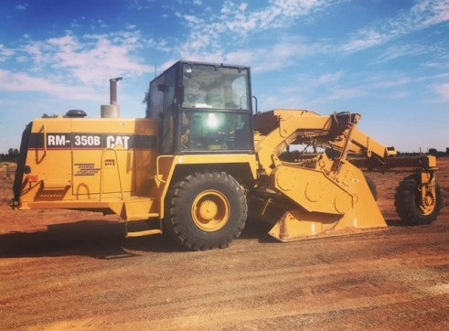 CATERPILLAR RM-350B ROAD RECLAIMER AXW OPERATION AND MAINTENANCE MANUAL 