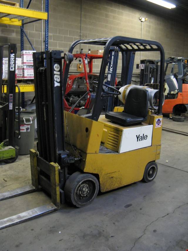 PDF Yale GLC030-035VX, GLC040SVX (D809) Forklift Parts Manual