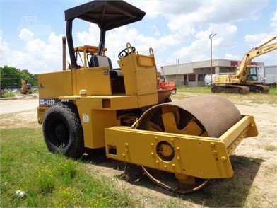 PARTS CATALOG MANUAL - CATERPILLAR CS-433B VIBRATORY COMPACTOR 1MG DOWNLOAD