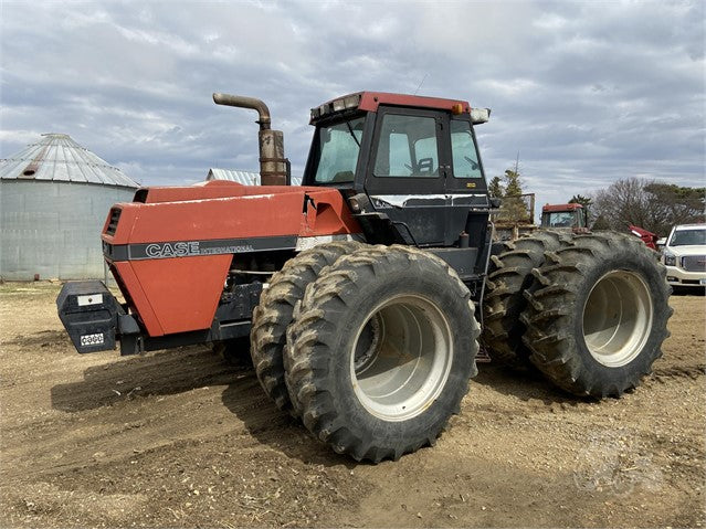 Case IH Tractor 4894 Operator’s Manual