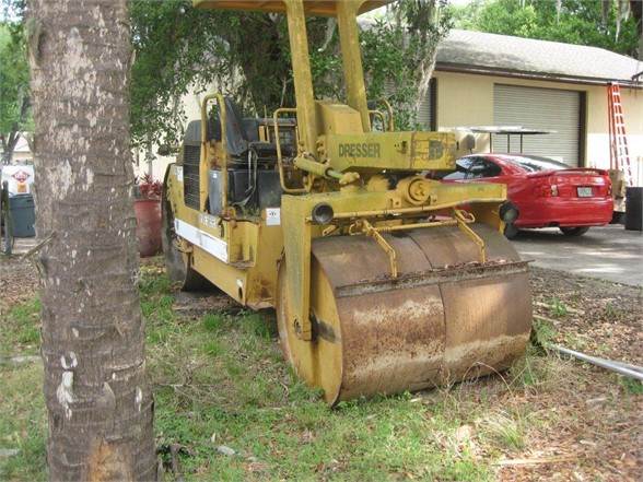 DOWNLOAD KOMATSU 708 & 710 (US) ROLLERS PARTS CATALOG MANUAL SN 61880-UP