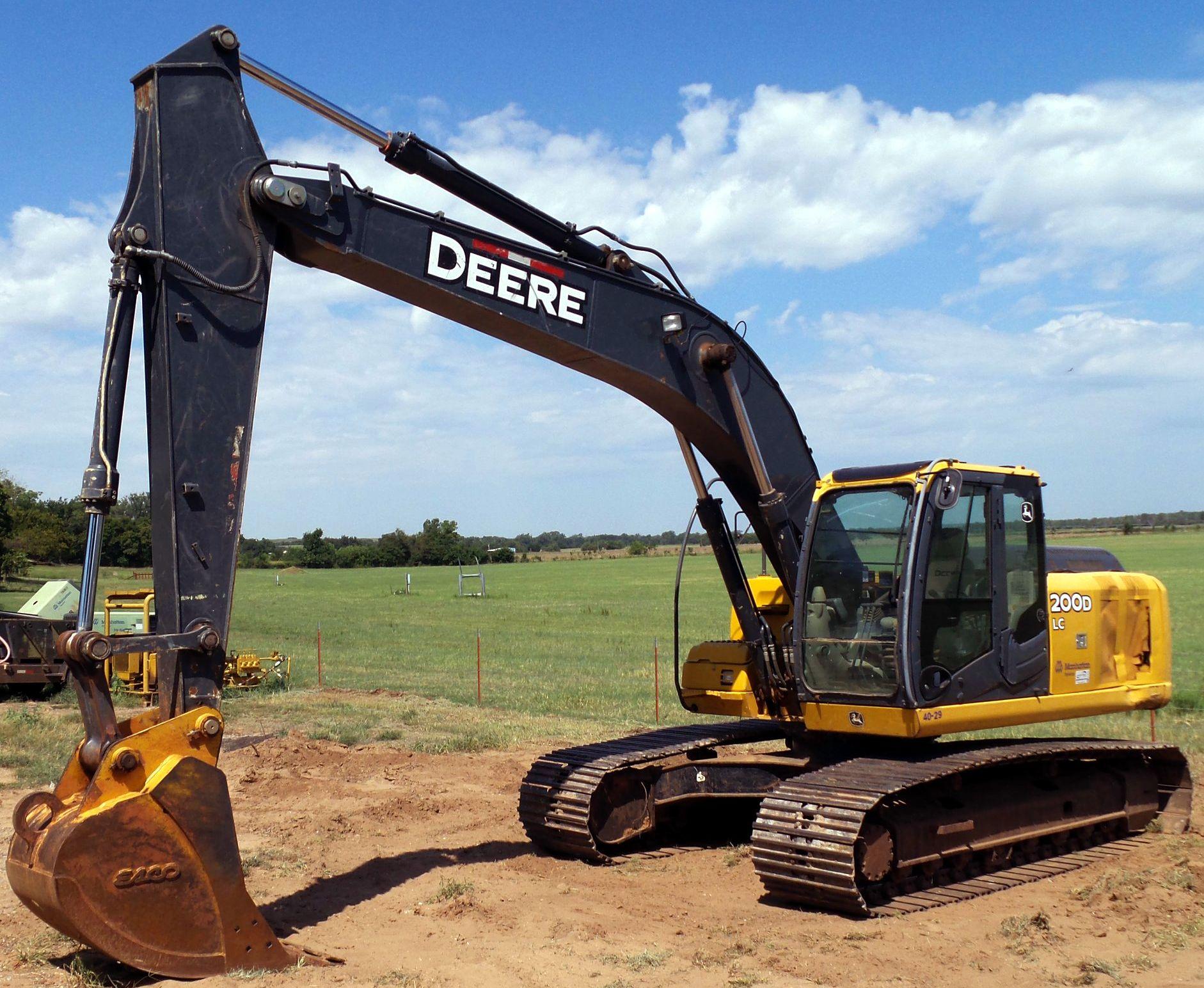 OPERATOR MANUAL - JOHN DEERE 200DLC Excavator (OMT226908) DOWNLOAD