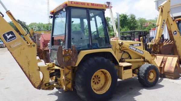 OPERATOR MANUAL - JOHN DEERE 300D BACKHOE LOADER (OMT153356) SERIAL NO. 802200- DOWNLOAD