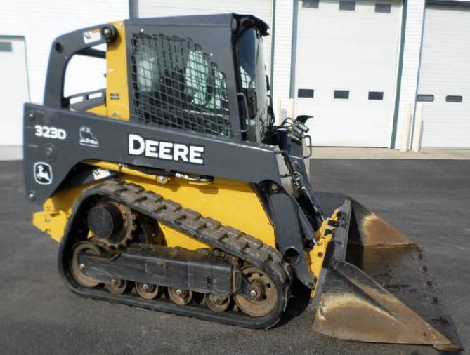 OPERATOR MANUAL - JOHN DEERE 323D Compact Track Loaders (OMT253019) DOWNLOAD