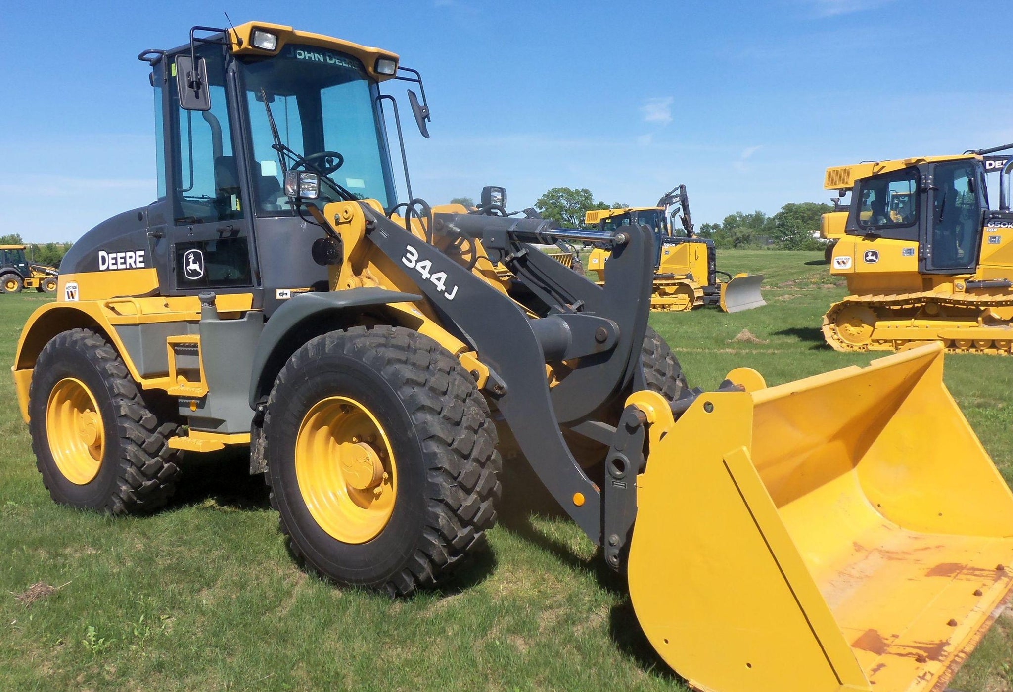 OPERATOR MANUAL - JOHN DEERE 344J 4WD Loader (OMT251428) DOWNLOAD