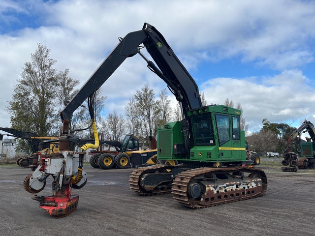 OPERATOR MANUAL - JOHN DEERE 608L HARVESTER (OMF388824) (Serial No. WC608LX006027-) DOWNLOAD