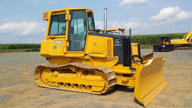 OPERATOR MANUAL - JOHN DEERE 700H Crawler Dozer (OMT201705)  OPERATOR MANUAL