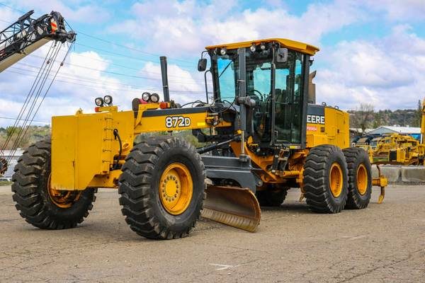 OPERATOR MANUAL - JOHN DEERE 872D Motor Grader (OMT202890) DOWNLOAD