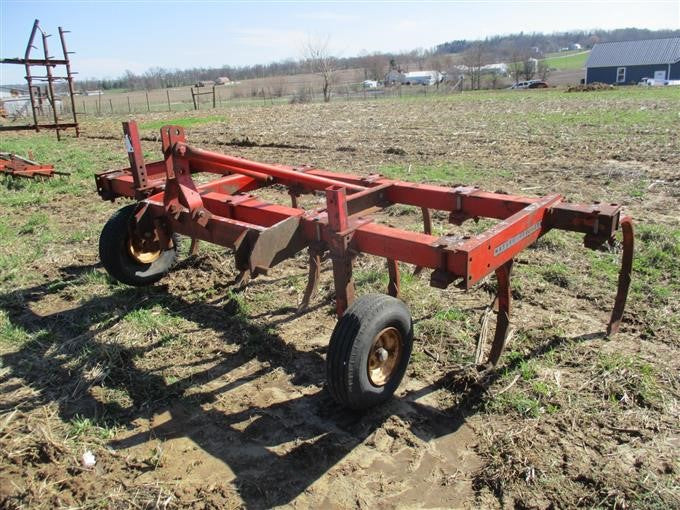 OPERATOR MANUAL - MASSEY FERGUSON 2550 FIVE-SECTION CHISEL PLOUGH DOWNLOAD