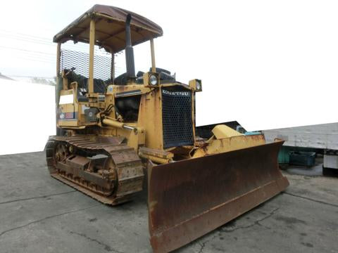 Operation and Maintenance Manual - Komatsu D20A-6(JPN) Bulldozer SN 60001-UP