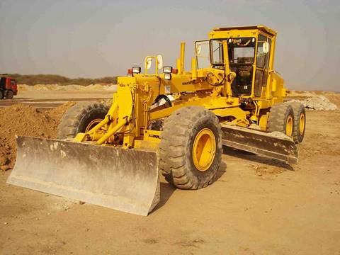 Operation and Maintenance Manual - Komatsu GD535-5 Motor Grader 