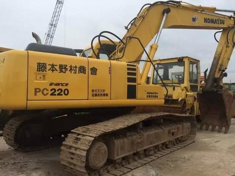 Operation and Maintenance Manual - Komatsu PC220-6(JPN) CRAWLER EXCAVATOR SN 50001-53561