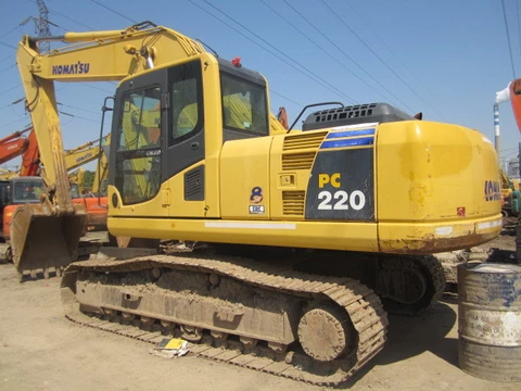 Operation and Maintenance Manual - Komatsu PC220-8 WORK EQUIPMENT GREASE 500H CRAWLER EXCAVATOR SN 70001-UP