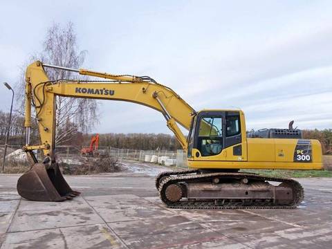 Operation and Maintenance Manual - Komatsu PC300-8(JPN)-WORK EQUIPMENT GREASE 500H CRAWLER EXCAVATOR SN 60001-61206