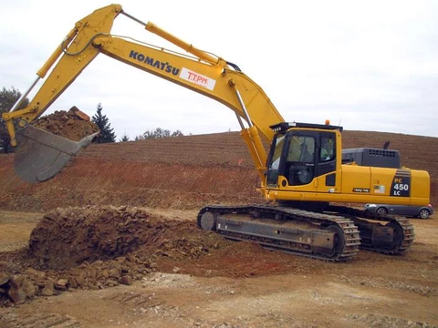 Operation and Maintenance Manual - Komatsu PC450-8(JPN)-WORK EQUIPMENT GREASE 500H CRAWLER EXCAVATOR SN 70290-70455