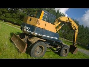 Operation and Maintenance Manual - Komatsu PW60-3(JPN) Wheeled Excavator SN 2001-UP