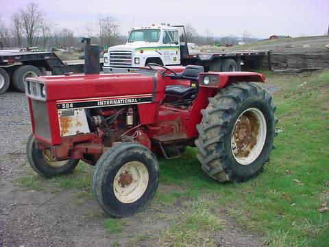 Operator's Manual - Case IH 584 Tractor