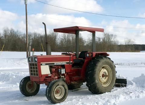 Operator's Manual - Case IH 884 Tractor
