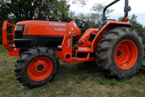 Operator's Manual - Kubota L4400 Tractor Download