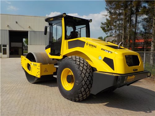 Download Bomag BW 213 D (2A) Single Drum Vibratory Roller Parts Manual 101400840267- 101400840300