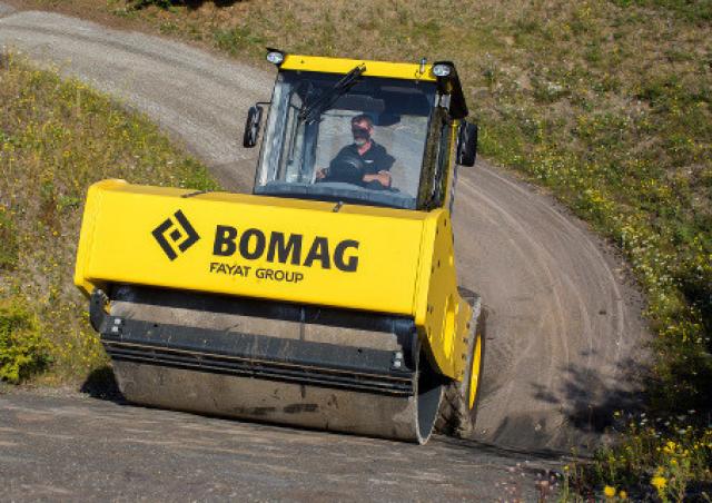 Download Bomag BW 214 D-4 Single Drum Vibratory Roller Parts Manual 101583421012- 101583421019