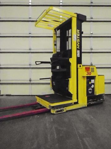 Parts Manual - Hyster R30XMS2 Electric Reach Truck D174 Series