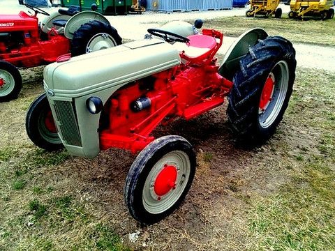 Service Manual - 1939-1952 Ford New Holland 9N Tractor