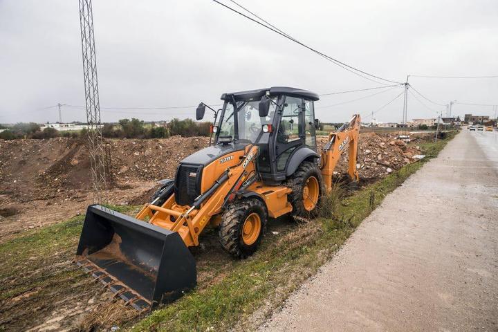 Service Manual - Case 570T Backhoe Loader 47576089