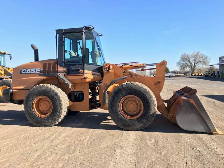 Service Manual - Case 621D Wheel Loader 