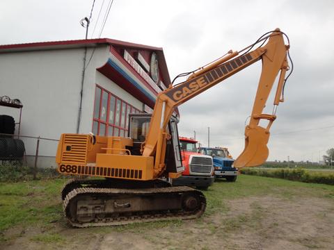 Service Manual - Case 688 Crawler Excavator