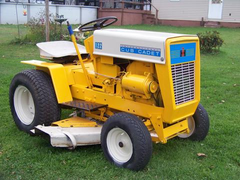 Service Manual - IH Cub Cadet 122 Tractor Download