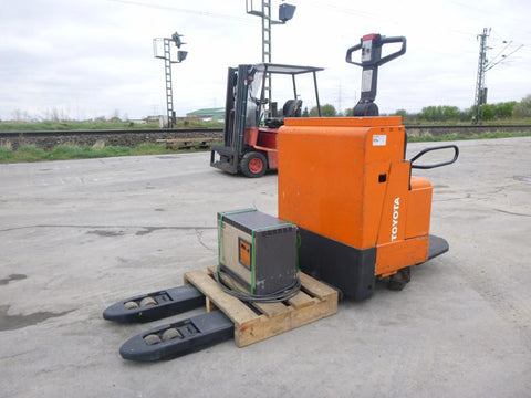 Toyota PLL22 Powered pallet Parts Manual